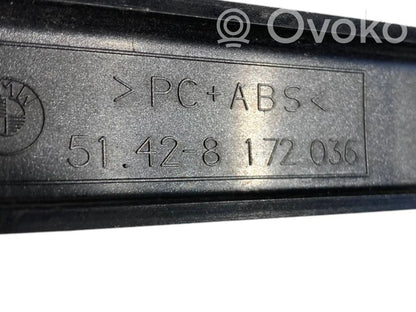 Aizmugurē durvju dekoratīvā apdare (moldings)