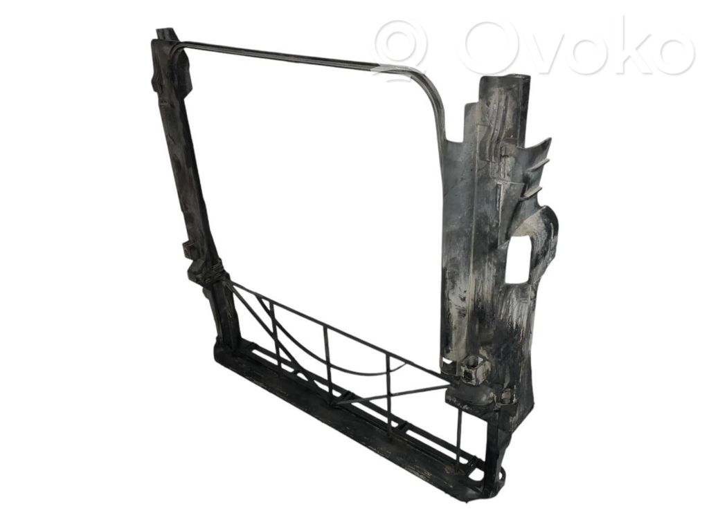 Radiator(s) holder/bracket