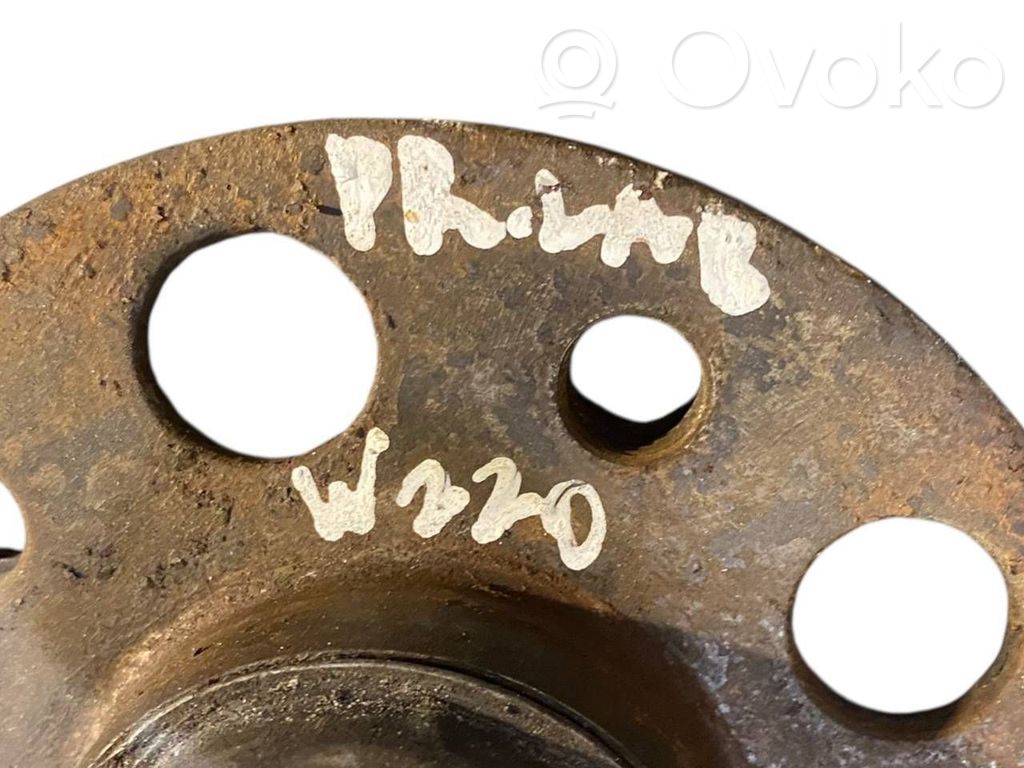 Priekšējā riteņa rumbas vārpstas šarnīrs (stupica, capfa)