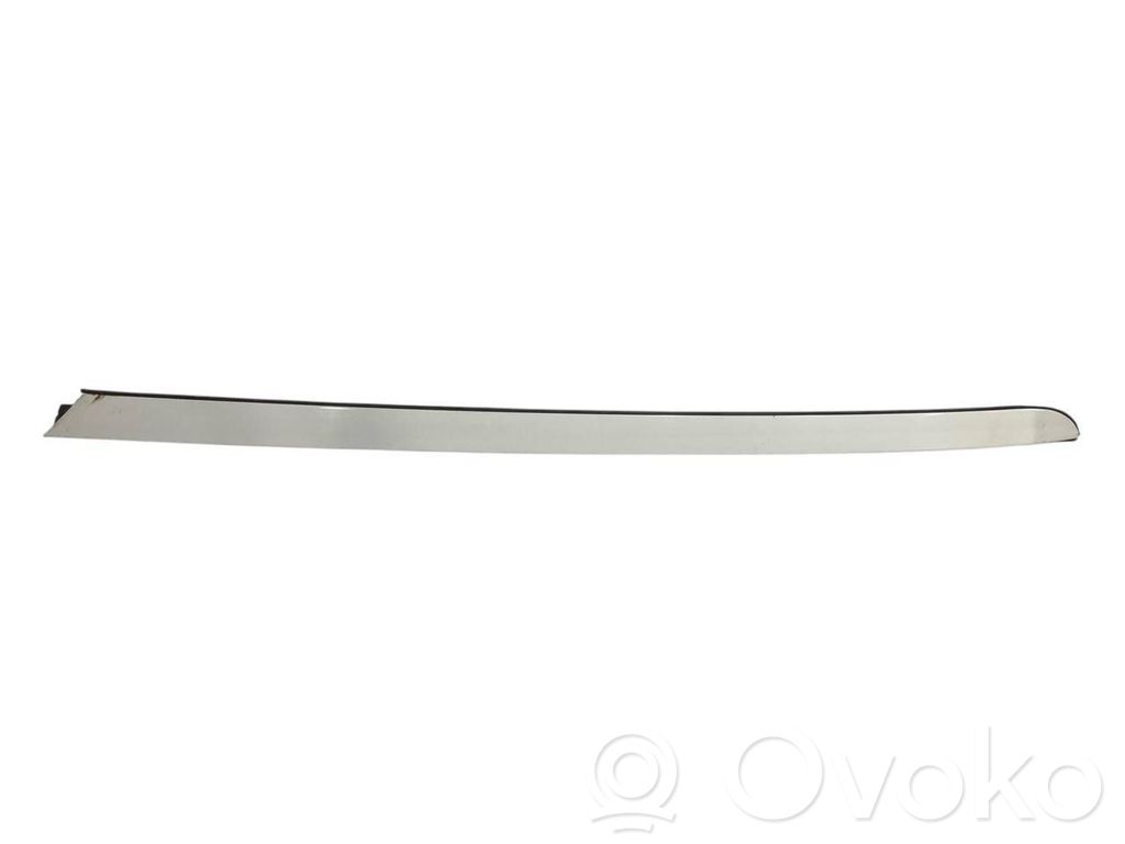 Vējstikla dekoratīvā apdare