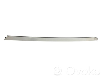 Vējstikla dekoratīvā apdare