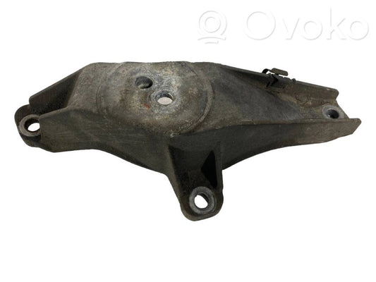 Engine mounting bracket