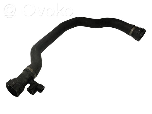 Caurulīte (-es) / šļūtene (-es)