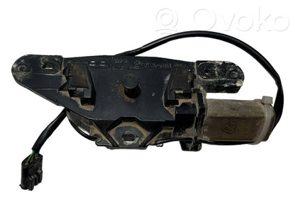 Aizmugurējā pārsega slēdzene