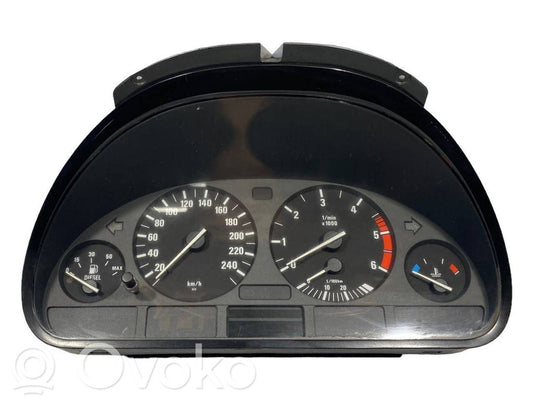 Speedometer (in the instrument panel)