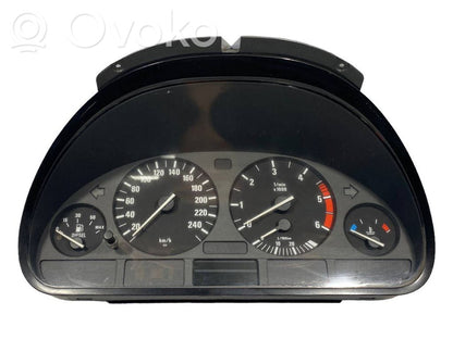 Speedometer (in the instrument panel)
