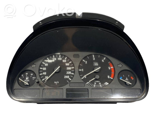 Speedometer (in the instrument panel)