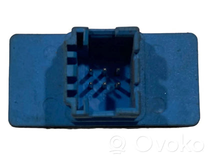 Pretslīdes (ASR) slēdzis