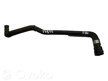 Caurulīte (-es) / šļūtene (-es)