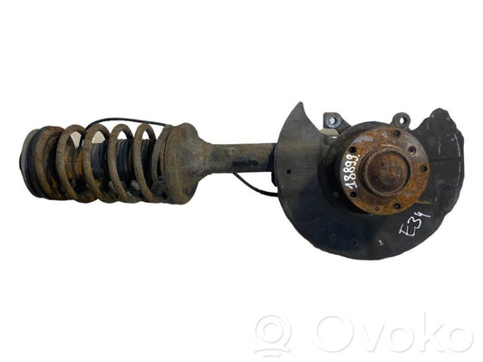 Priekšējā riteņa rumbas vārpstas šarnīrs (stupica, capfa)