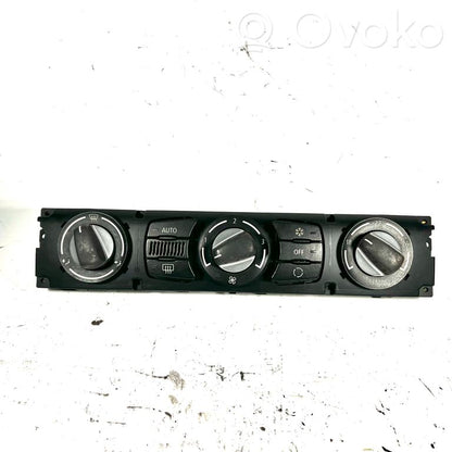 Air conditioning / climate control / interior heating control unit (in the passenger compartment)