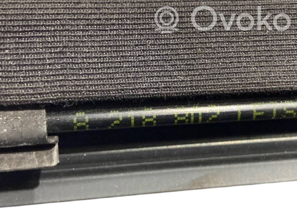 Apšuvums aizmugurējām durvīm