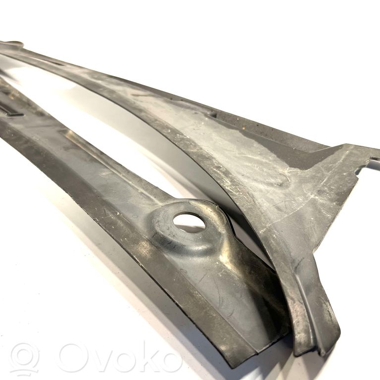 Vējstikla dekoratīvā apdare