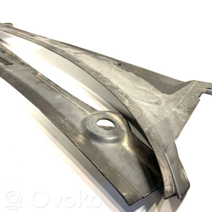 Vējstikla dekoratīvā apdare