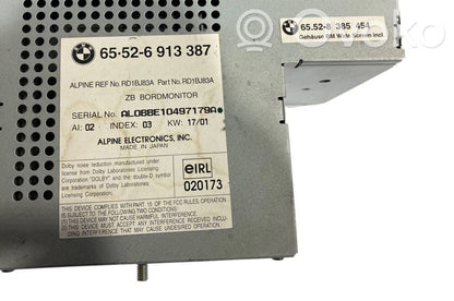 Radio / CD/DVD atskaņotājs / navigācija