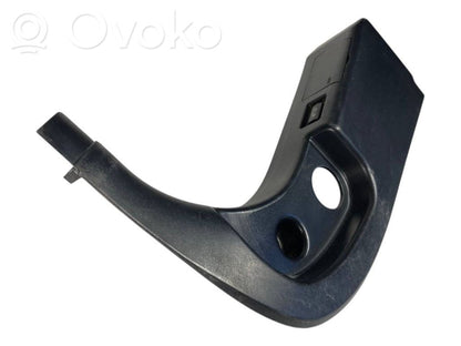 Kāju zonas sānu dekoratīvā apdare