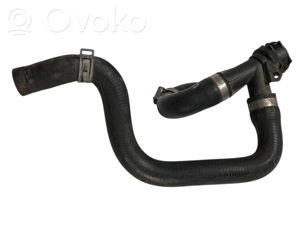 Caurulīte (-es) / šļūtene (-es)