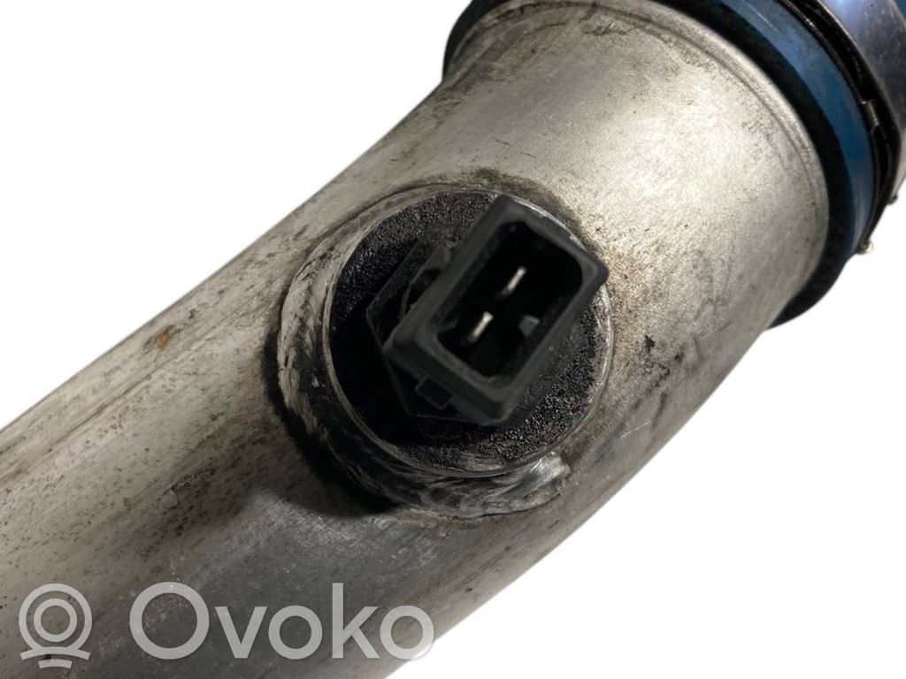 Interkūlera šļūtene (-es) / caurule (-es)