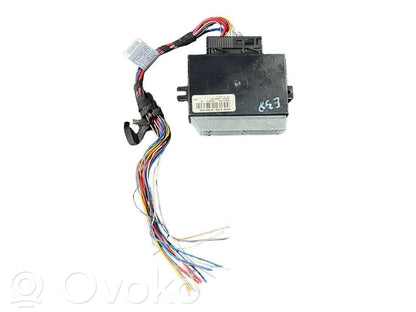 Piekabes āķa vadības bloks