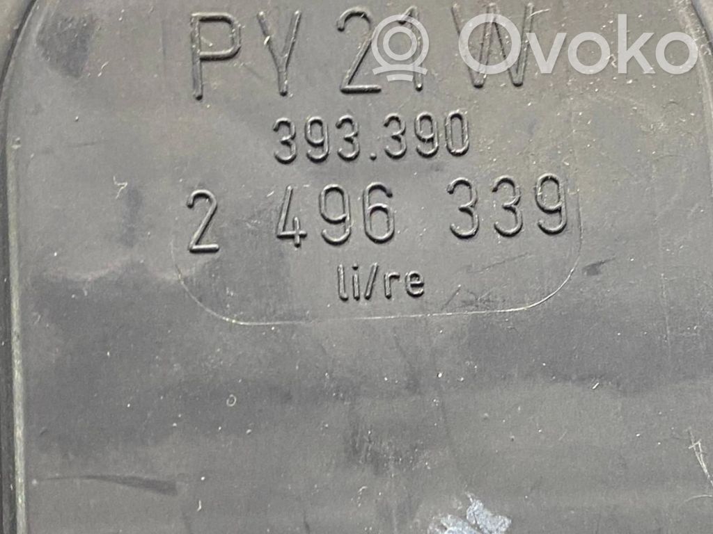 Aizmugurējais lukturis virsbūvē