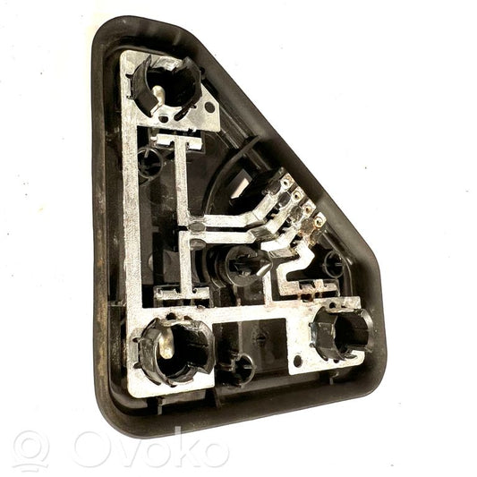 Aizmugures spuldzes vāka turētājs