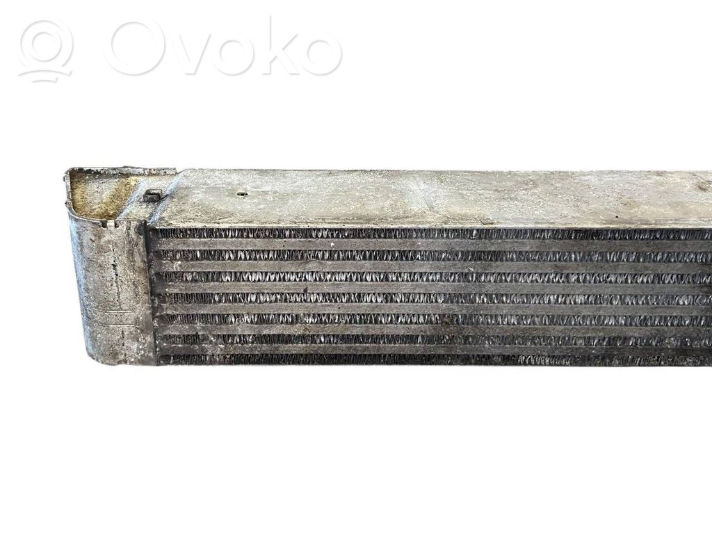 Starpdzesētāja radiators