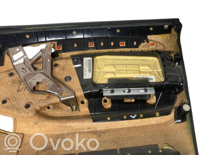 Priekšējo durvju apdare