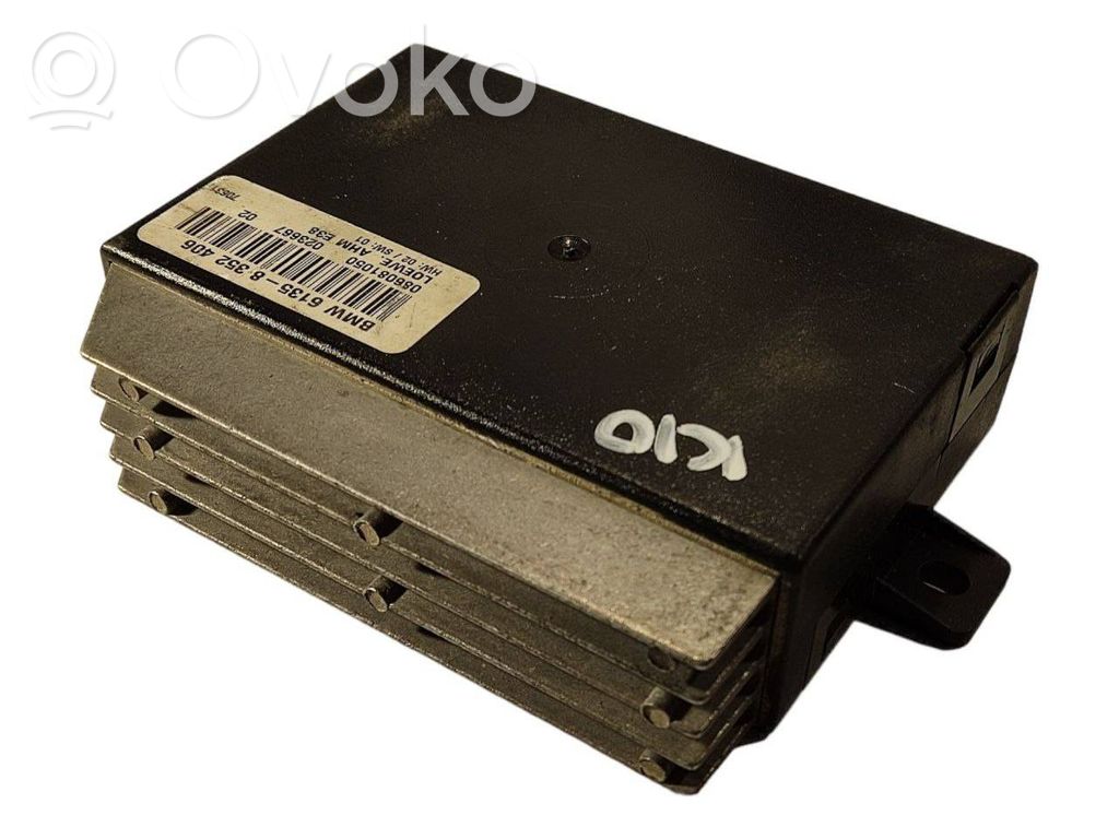 Piekabes āķa vadības bloks