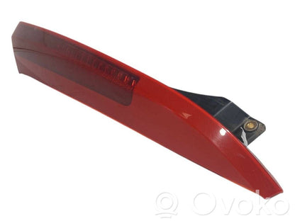 Aizmugurējais lukturis virsbūvē