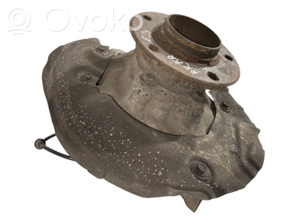 Priekšējā riteņa rumbas vārpstas šarnīrs (stupica, capfa)