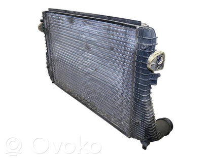 Starpdzesētāja radiators