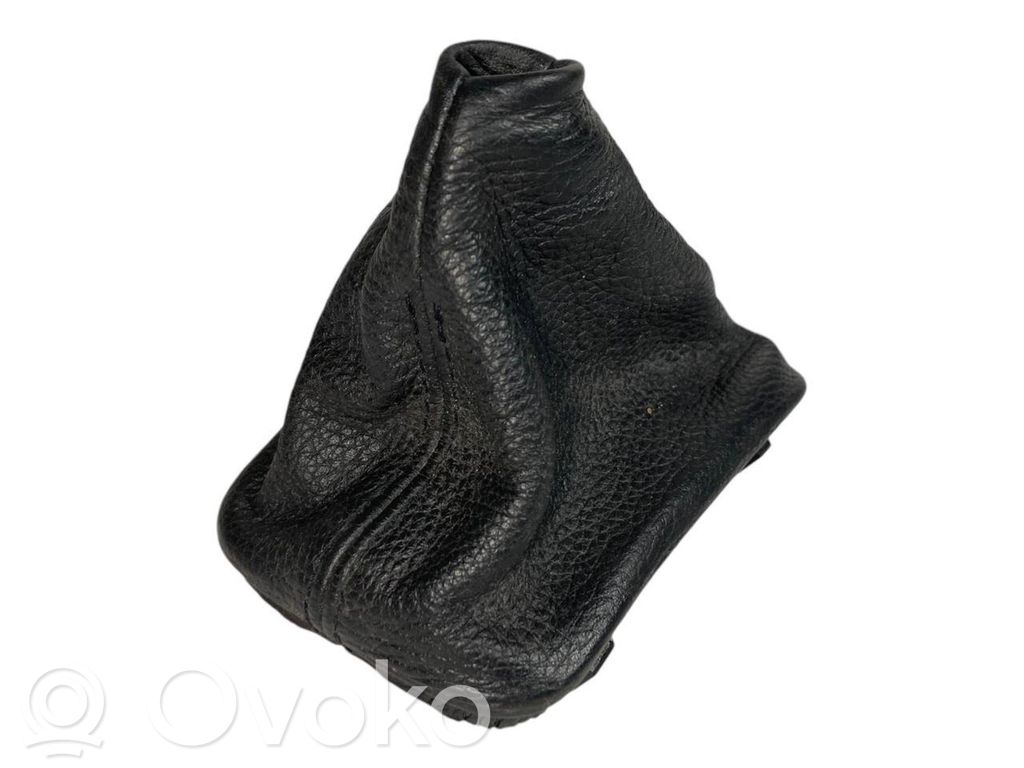 Ātrumu pārslēgšanas sviras dekoratīvā apdare (āda, uzgalis)