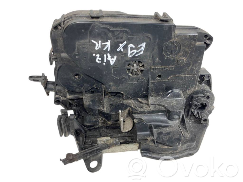 Aizmugurē slēdzene