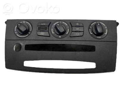 Radiouztvērēja / navigācija dekoratīvā apdare