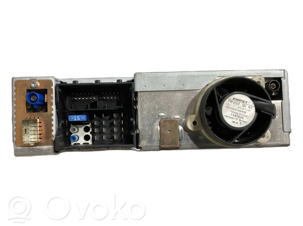 Radio / CD/DVD atskaņotājs / navigācija