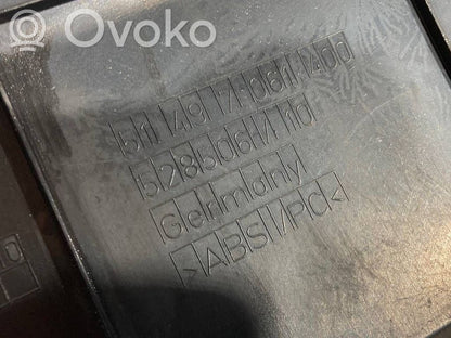 Augšējā dekoratīvā apdare (pie loga)