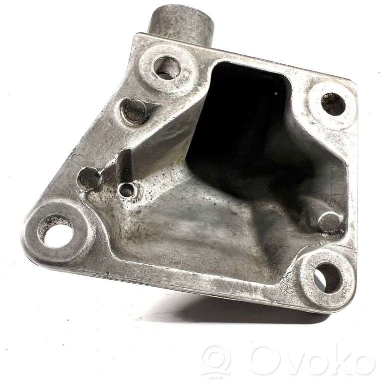 Dzinēja nostiprināšanas stiprinājums-kronšteins