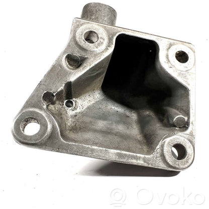 Dzinēja nostiprināšanas stiprinājums-kronšteins