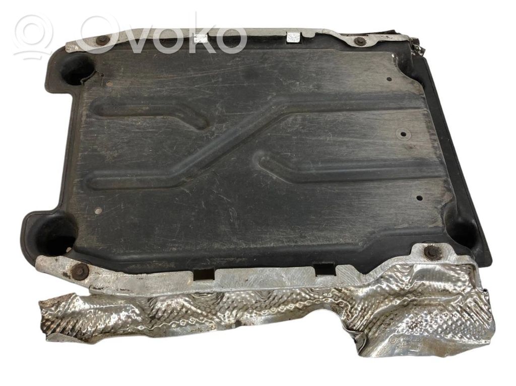 Dzinēja apakšas aizsargs (priekšdaļā)