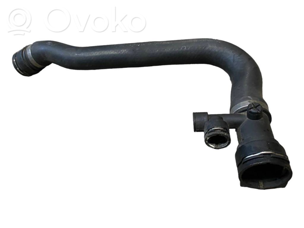 Caurulīte (-es) / šļūtene (-es)