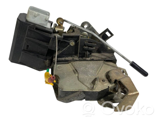 Замок сзади