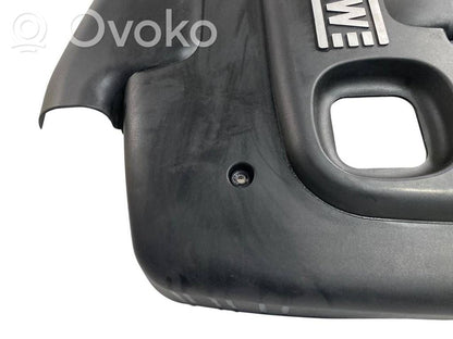 Dzinēja pārsegs (dekoratīva apdare)