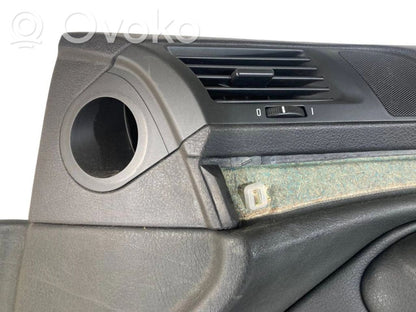 Priekšējo durvju apdare